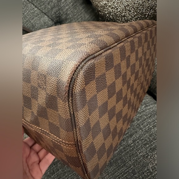 Authentic Louis Vuitton MM Damier Ebene - Picture 7 of 16